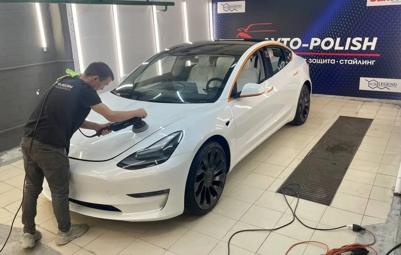 Полная оклейка кузова + бронь стекла + тонировка для Tesla Model 3