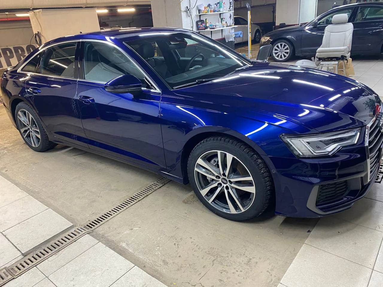 Полировка автомобиля и нанесение жидкого стекла для Audi A6