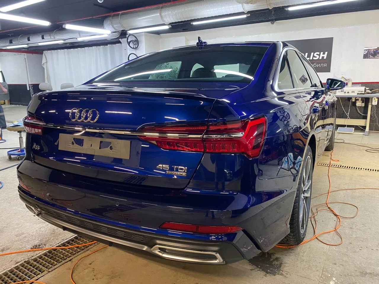 Полировка автомобиля и нанесение жидкого стекла для Audi A6