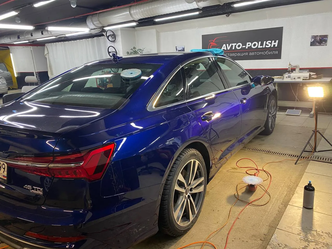 Полировка автомобиля и нанесение жидкого стекла для Audi A6