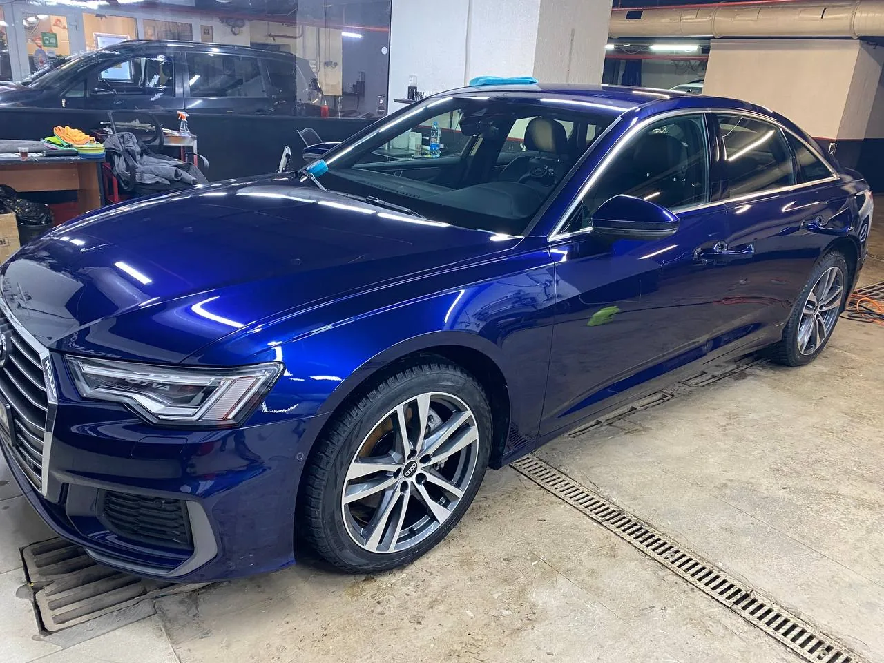 Полировка автомобиля и нанесение жидкого стекла для Audi A6