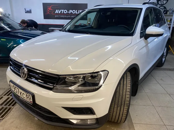 Полировка фар и покраска руля для VW Tiguan
