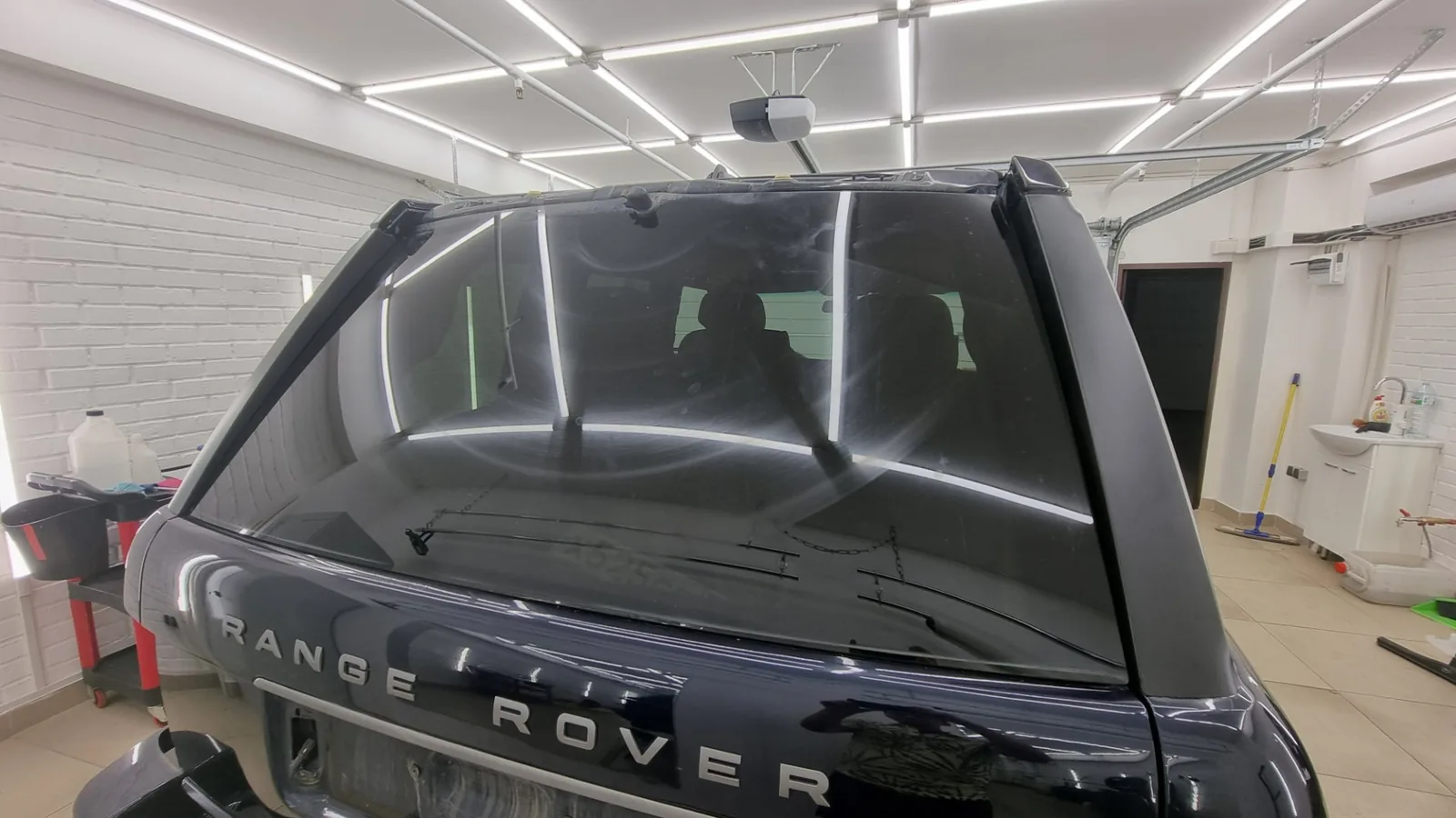Полировка+шлифовка заднего стекла для Range Rover