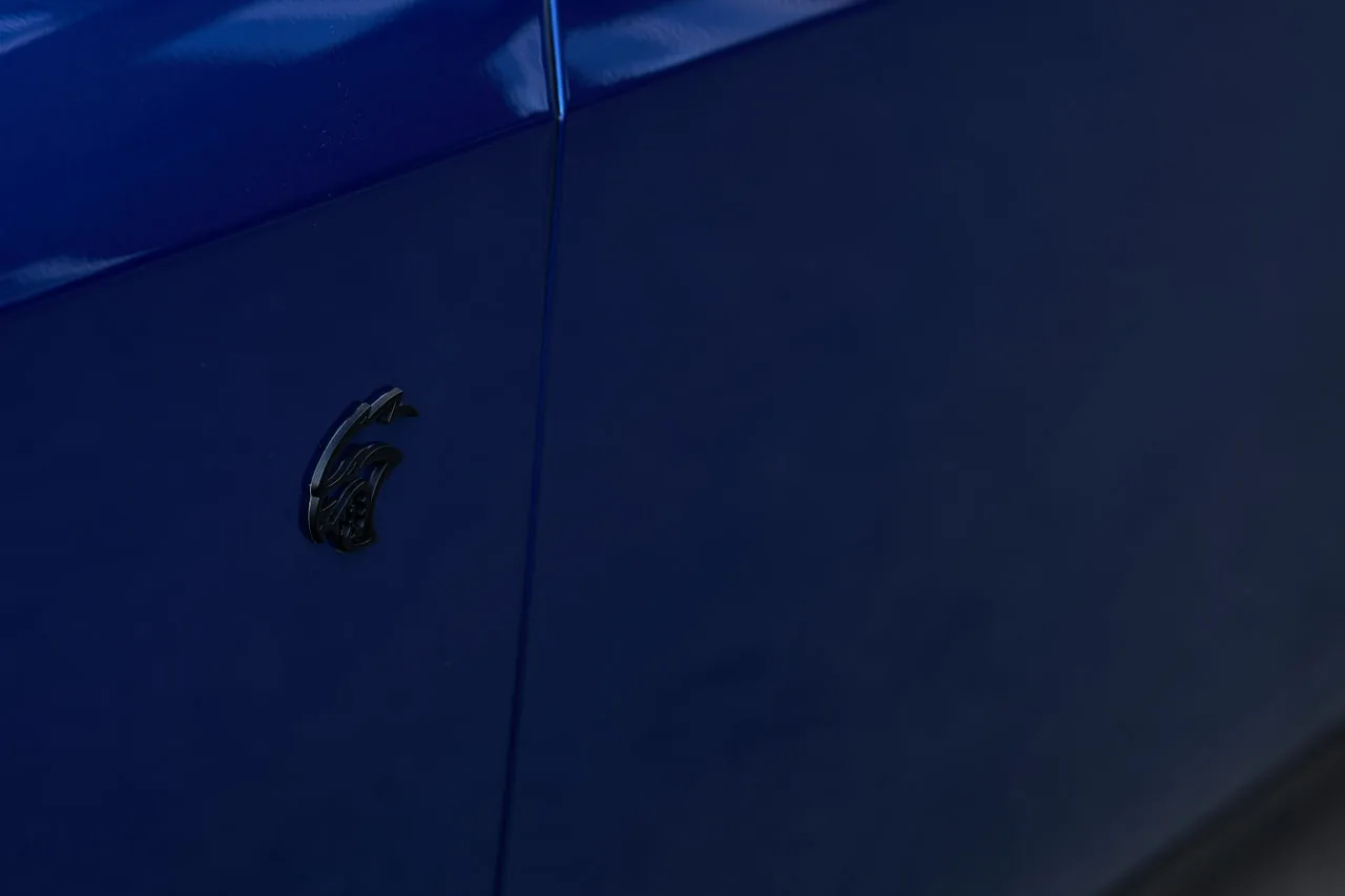Оклейка автомобиля глянцевой защитной пленкой для Dodge Challanger SRT