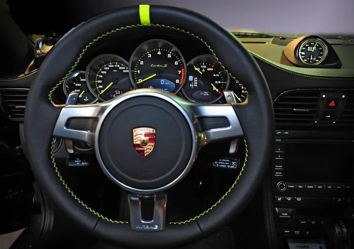 Полировка кузова Porsche