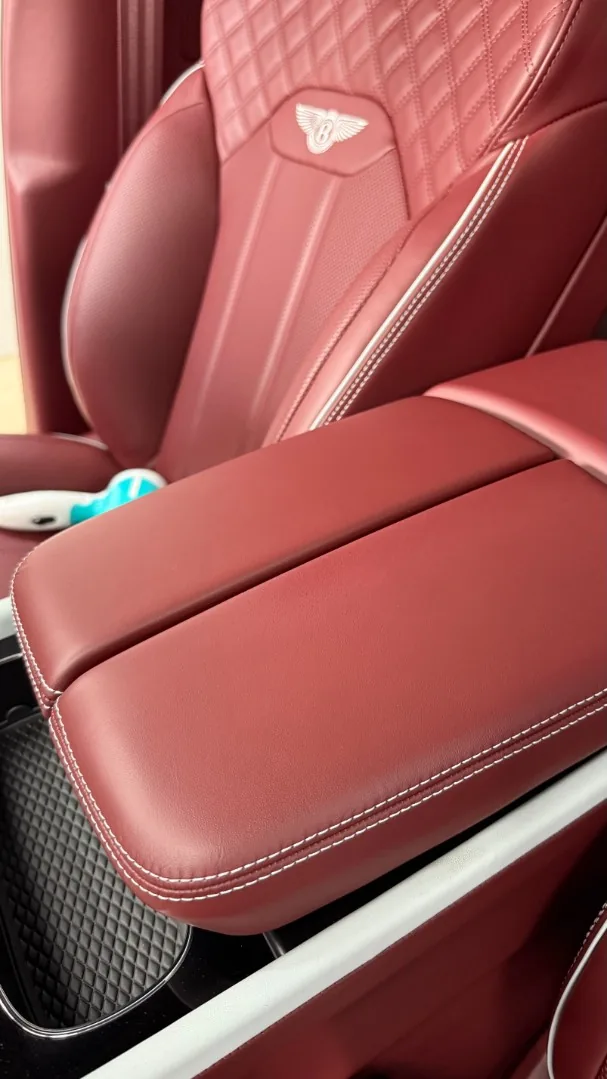 Реставрация кожи на подлокотнике для Bentley