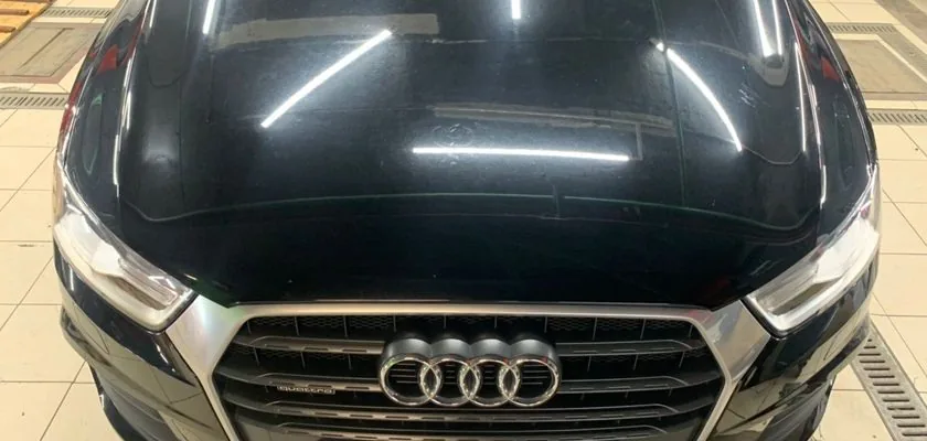 Капот Audi Q3 2015 — до работ