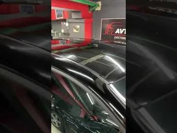 Оклейка крыши автомобиля черной пленкой Toyota C-HR promo